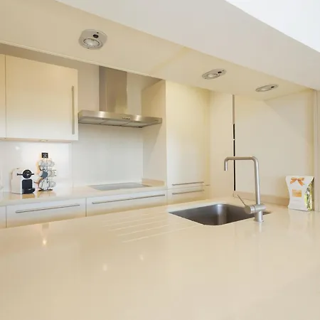Beautiful Modern Apartment *